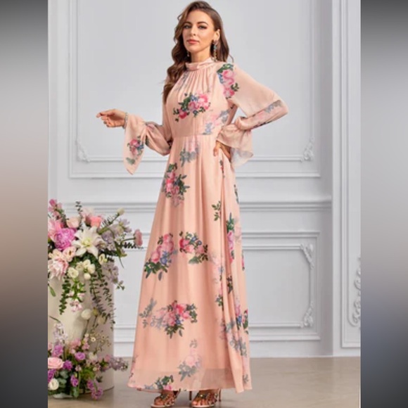 Dresses & Skirts - Floral Pink Maxi Dress